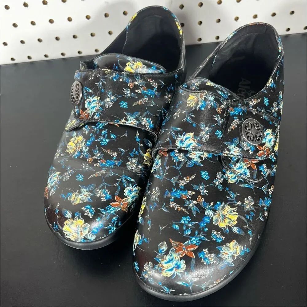 Algeria floral clogs size 10.5